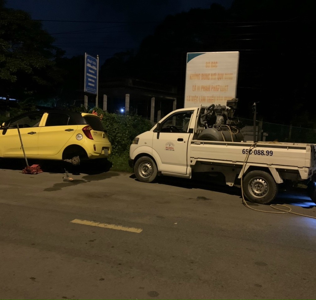 Cứu hộ kéo xe con tại quận Tân Phú