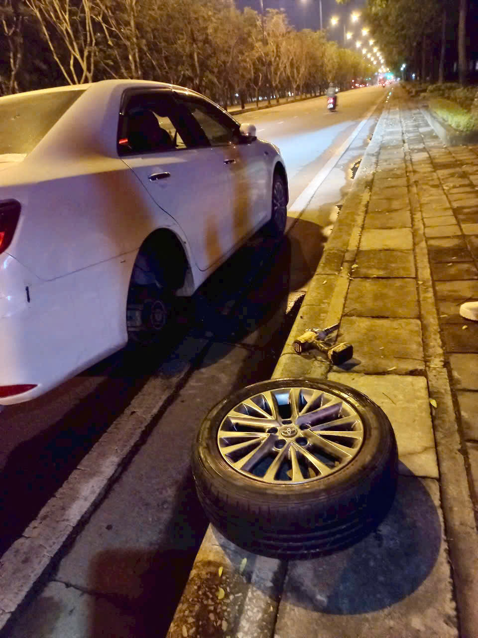 Cứu hộ xe hơi HCM có mặt nhanh - 093 4466 112