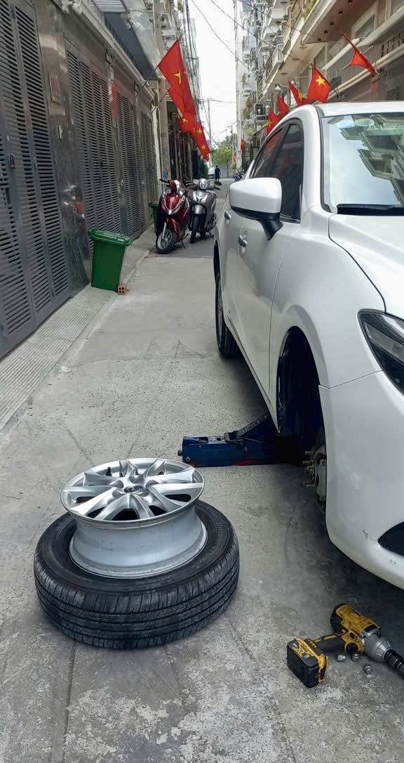 cứu hộ ô tô HCM tất cả quận