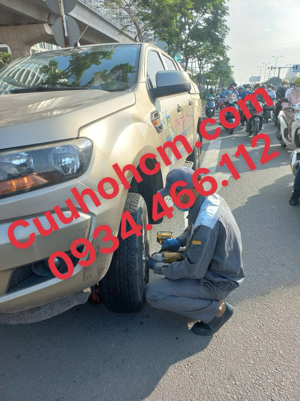 cứu hộ xe đường Cách Mạng Tháng 8